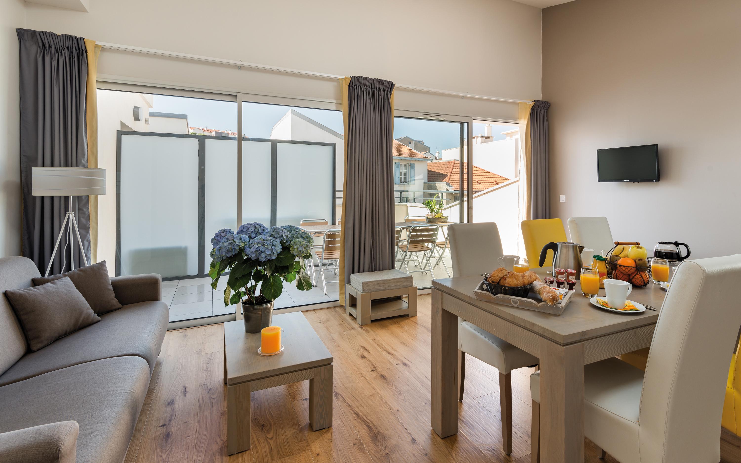 Lagrange Vacances Les Patios Eugenie เบียริตซ์ ภายนอก รูปภาพ